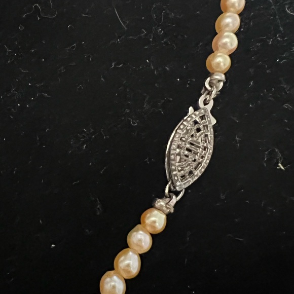 (4)Vintage Graduated Pearl Strand Necklaces - Picture 8 of 10